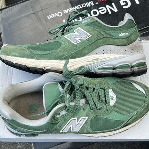 New Balance 2002R